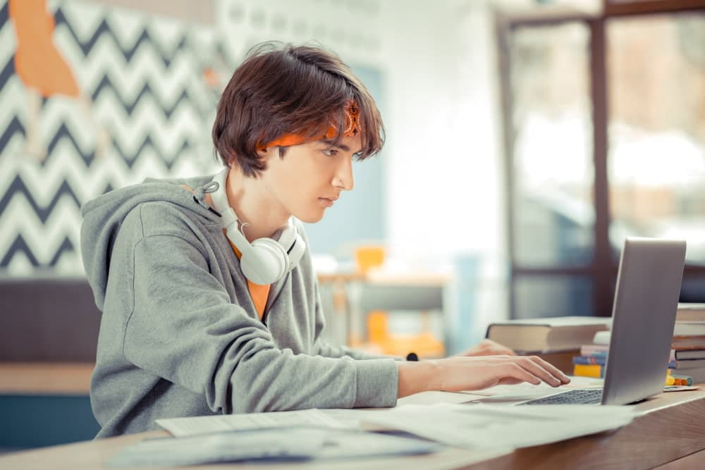 Die besten Arbeitsplatz-Setups für die Arbeit von zu Hause