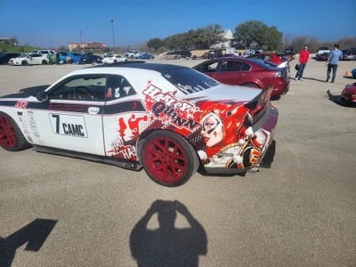 Bringen Sie Kunst auf die Straße mit einer Joker Folierung im Anime-Stil