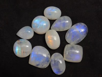 Fühle innere Ruhe dank mondstein im CrystalScents Sortiment