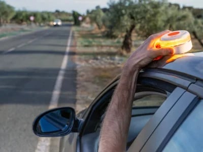 Wie die Warnleuchte V16 dank LED-Power extrem sichtbar bleibt