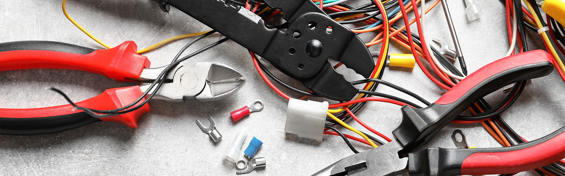 Finden Sie alles, was Sie für Ihre Elektroinstallation brauchen, bei elektrostube24!