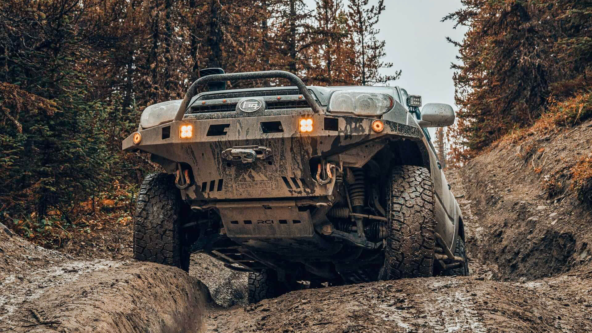 Sichern Sie sich das Beste im Offroad Zubehör: Techtradesystem und die leistungsstarke Seilwinde für Ihre Bedürfnisse