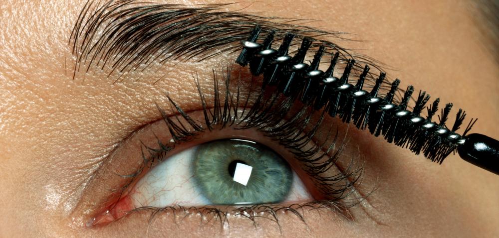 Stylen Sie Ihre Brauen mit Zola Augenbrauenfarbe: Hochwertige Farben bei LashLink