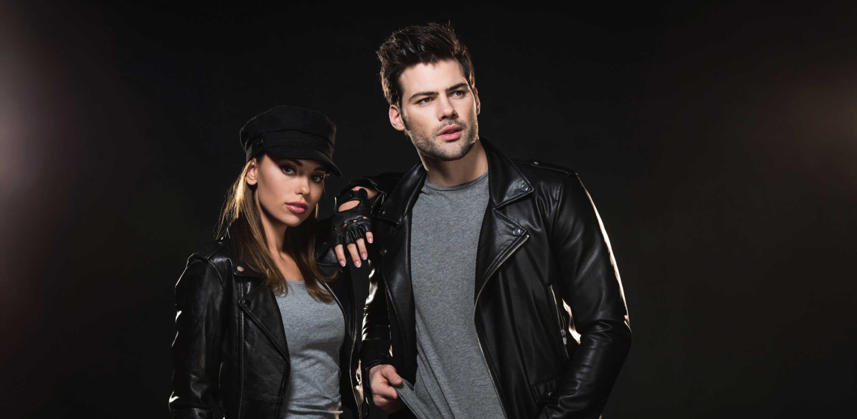 Von den Basics inspiriert: Lederjacke Damen und luxuriöse Crone-Kissen für ein Leben voller Stil