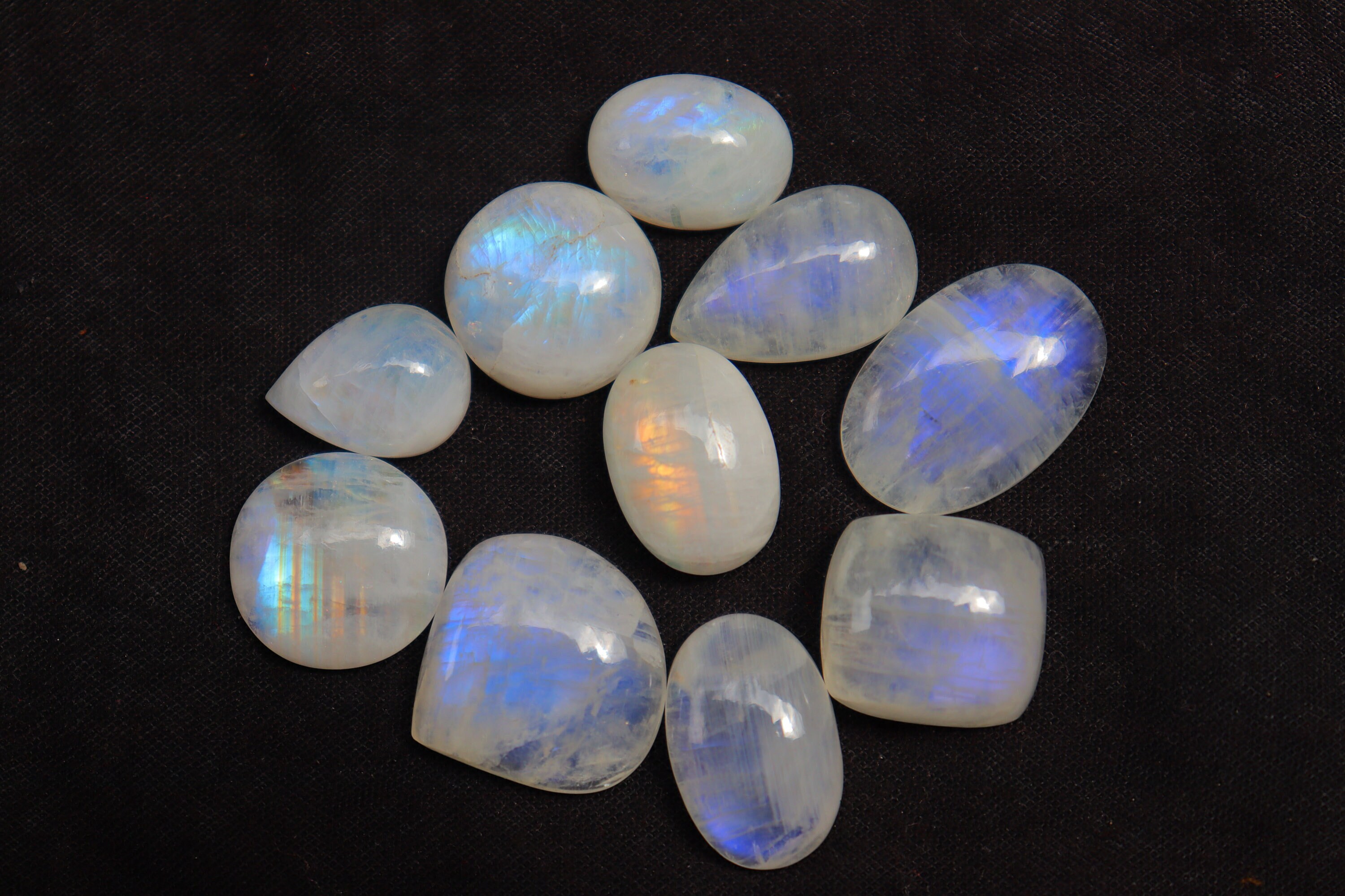 Fühle innere Ruhe dank mondstein im CrystalScents Sortiment