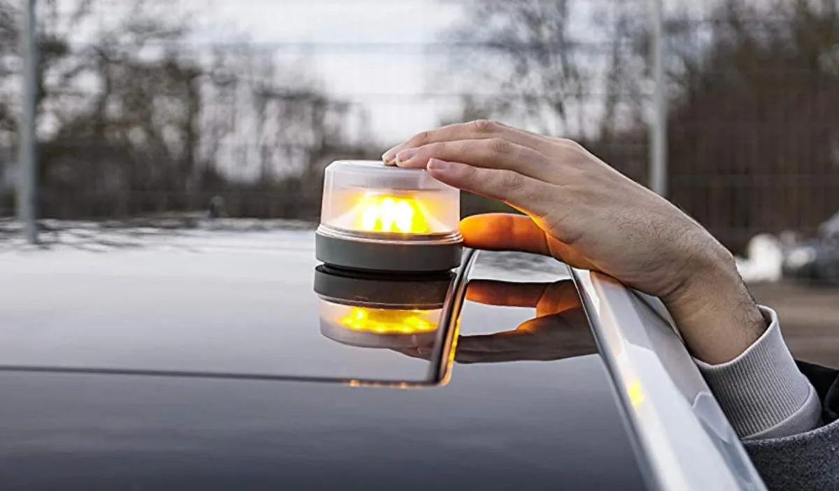 Wie die Warnleuchte V16 dank LED-Power extrem sichtbar bleibt